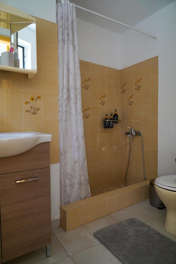 Cosy Guest House With Private Yard Saronida エクステリア 写真